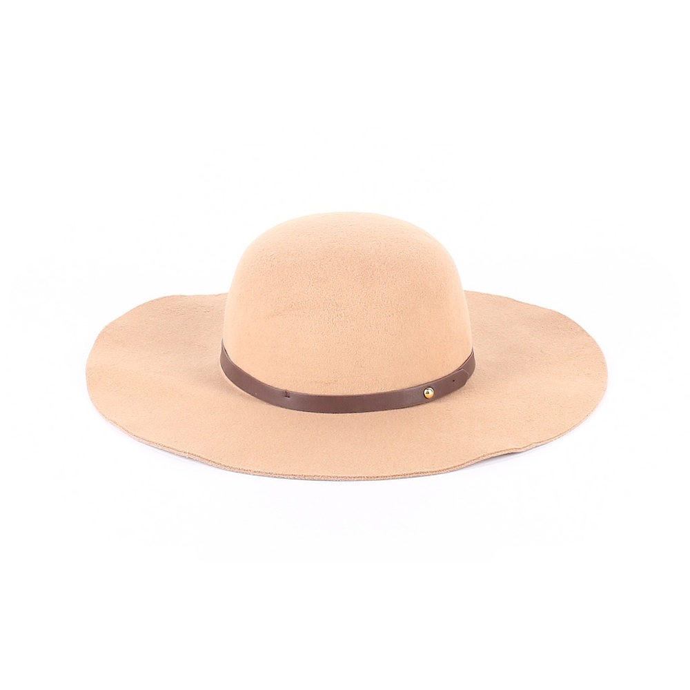 NWT CAMEL Cape Juby. hat urban outfitters